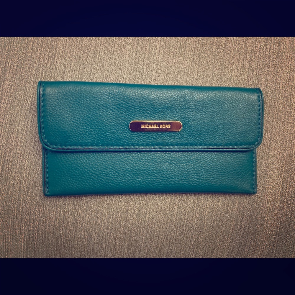 Michael Kors wallet ❤️